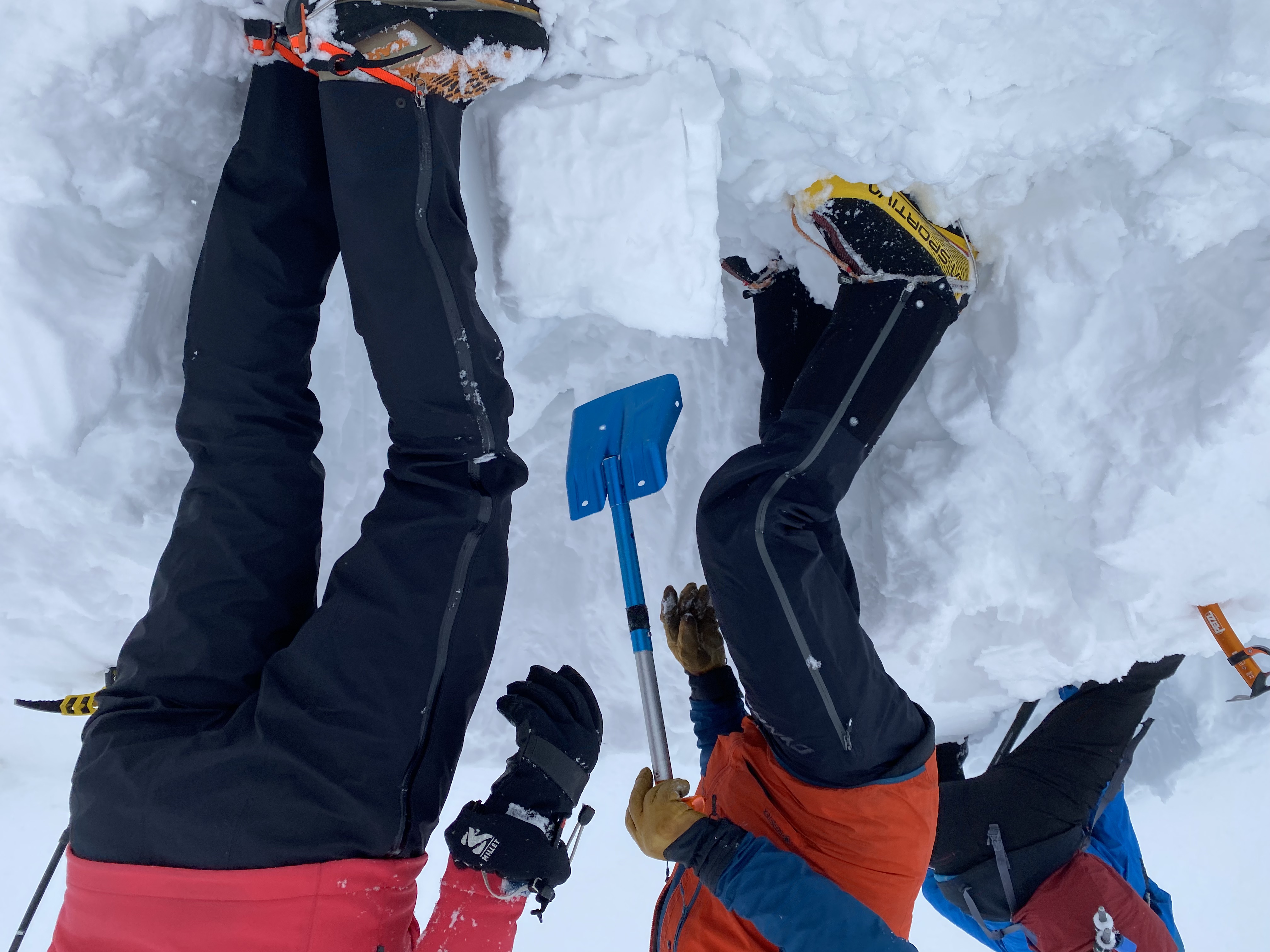 Kurs lawinowy w Szkole Górskiej Morskie Oko