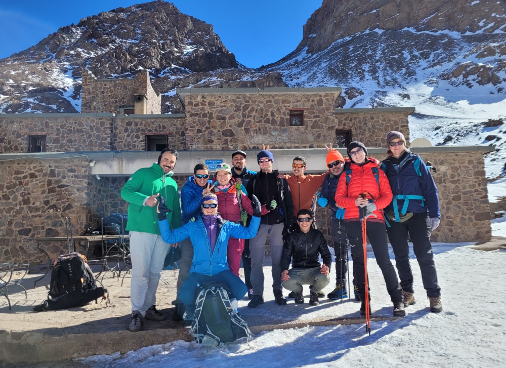 Po zejściu z Tubkala z przewodnikiem Hamidem przy schronisku CAF Po zejściu z Tubkala z przewodnikiem Hamidem przy schronisku CAF