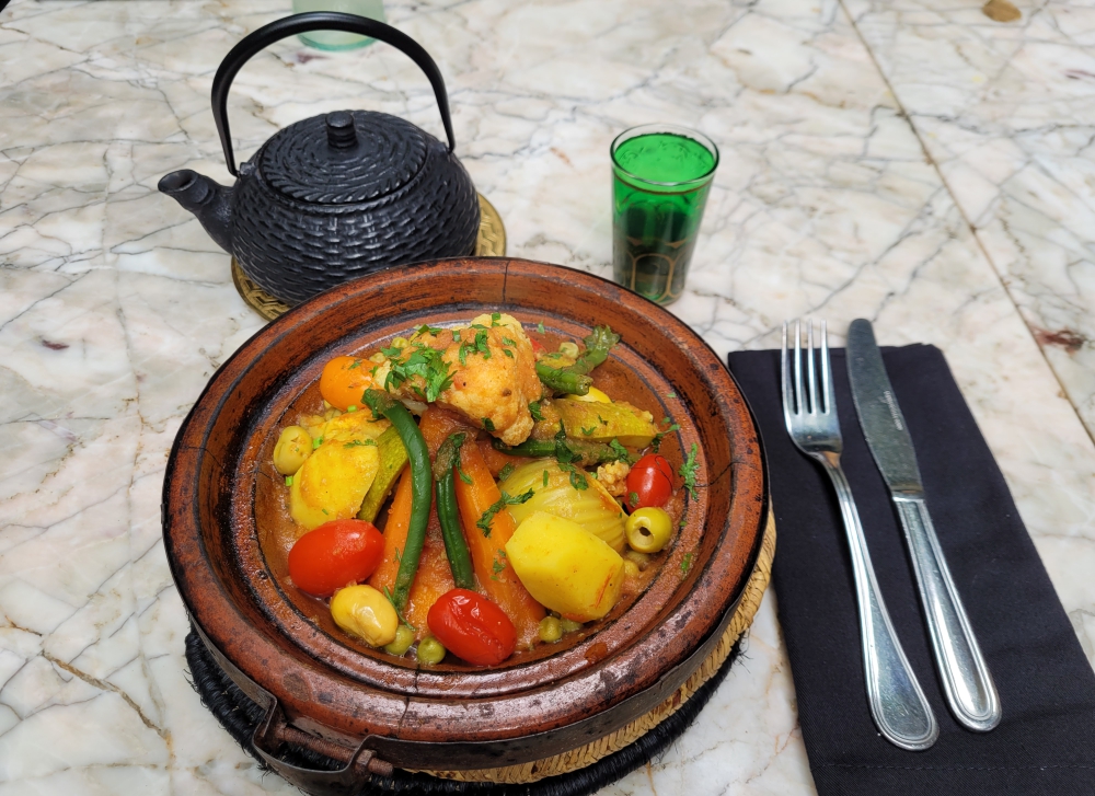 Tadżin - tradycyjna potrawa Berberów Tadżin - tradycyjna potrawa Berberów